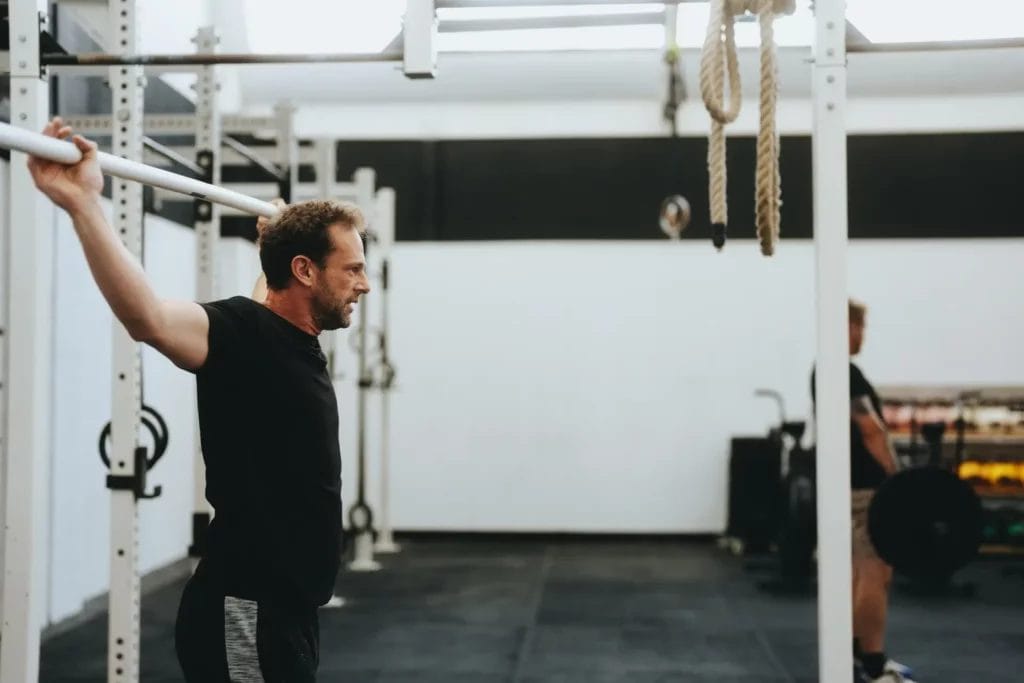 Schouder-proof trainen oefenschema in de gym