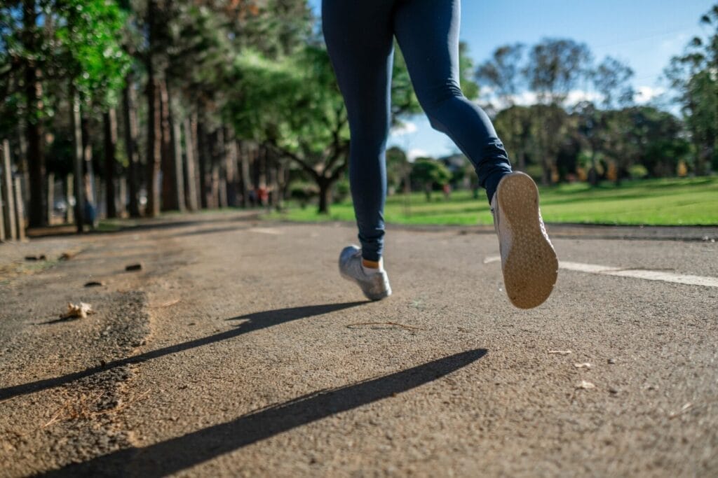 slaap en herstel – atleet kiest zone 2 cardio voor beter herstel
